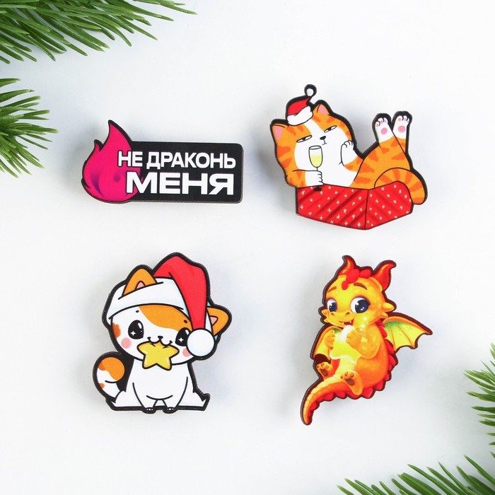 новогодний значок "новогодний" микс дерев. Новогодний значок "новогодний" микс дерев.