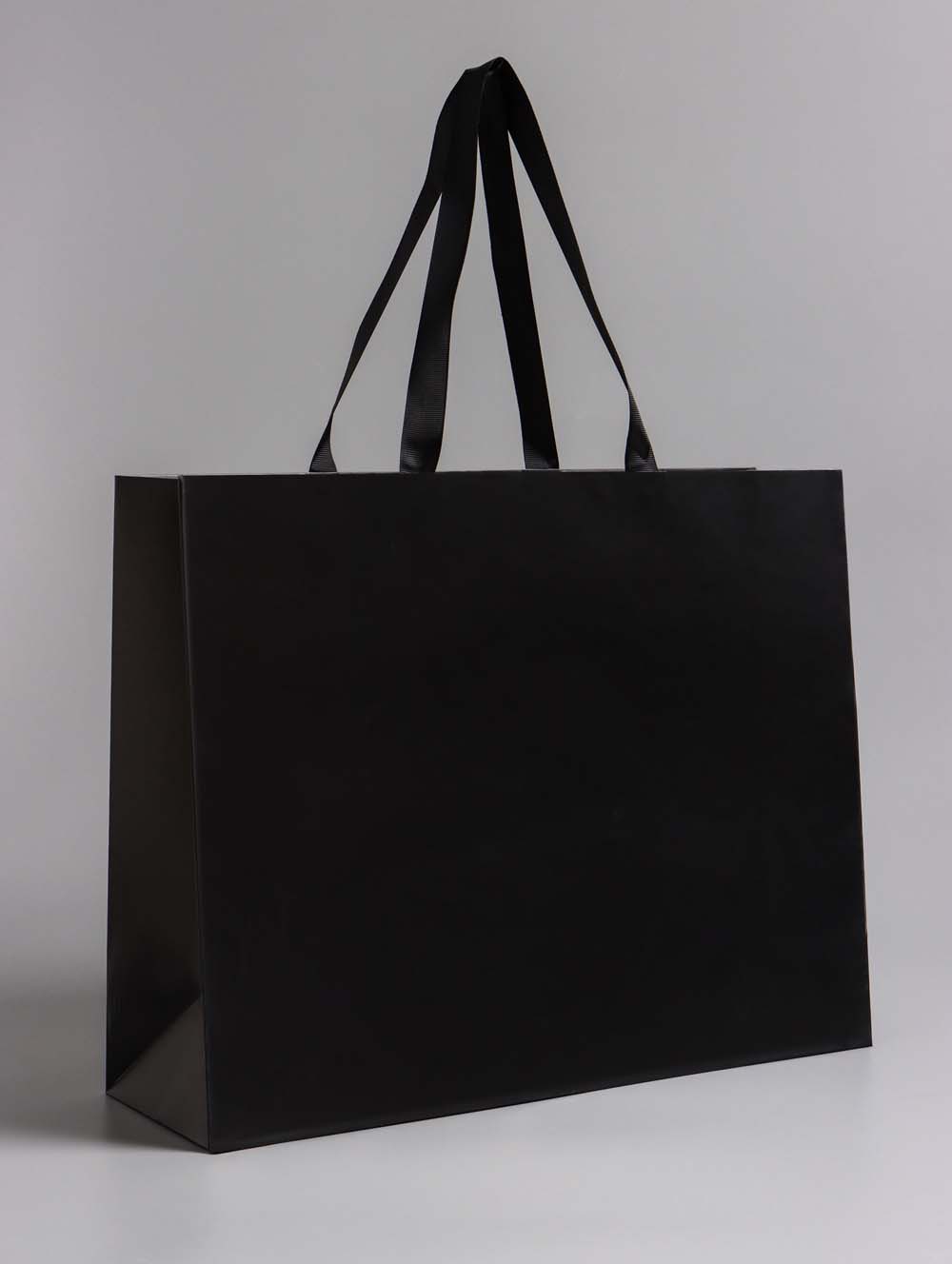 пакет подарочный чёрный (40х32х13см) Пакет подарочный чёрный (40х32х13см)